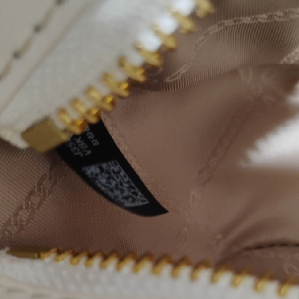 Michael Kors Croc-Embossed Blue & White Shoulder Bag - Picture 13 of 16